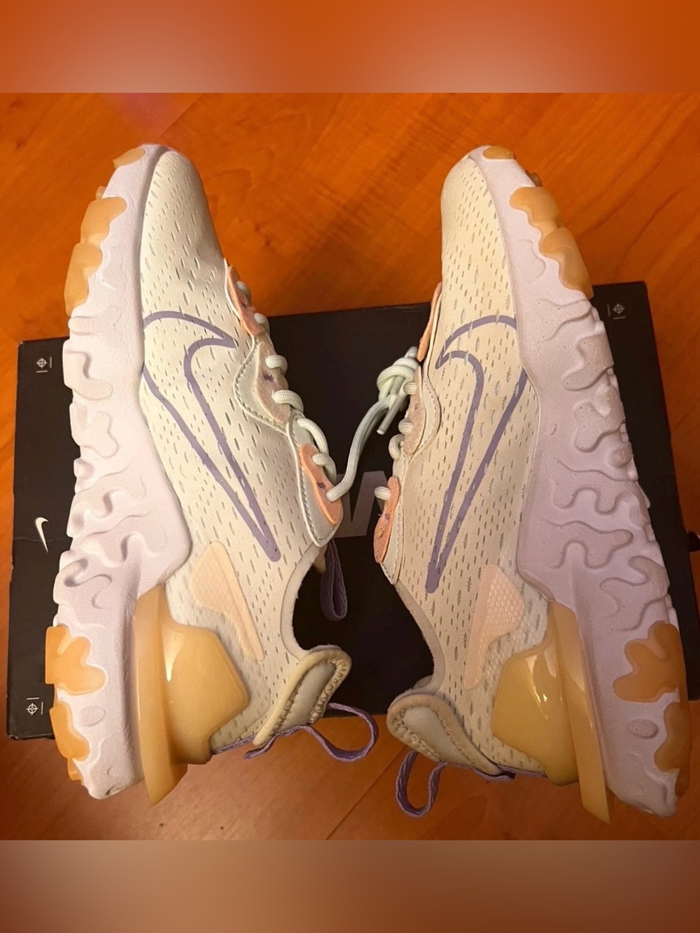 Nike women’s React Vision size 5.5 new in box